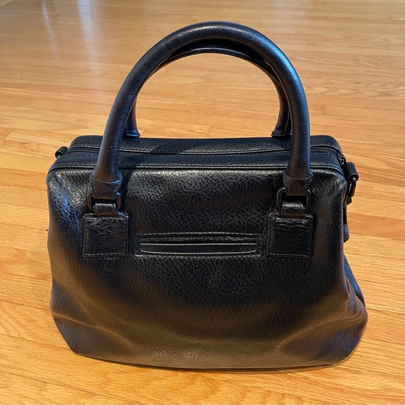 Matt & Nat Black Vegan Shoulder or Crossbody Handbag. - Picture 3 of 16